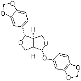 结构式 CAS# 526-07-8, 5-[(1S,3aR,4R,6aR)-4-(1,3-苯并二恶茂-5-氧基)四氢-1H,3H-呋喃并[3,4-c]呋喃-1-基]-1,3-苯并二恶茂